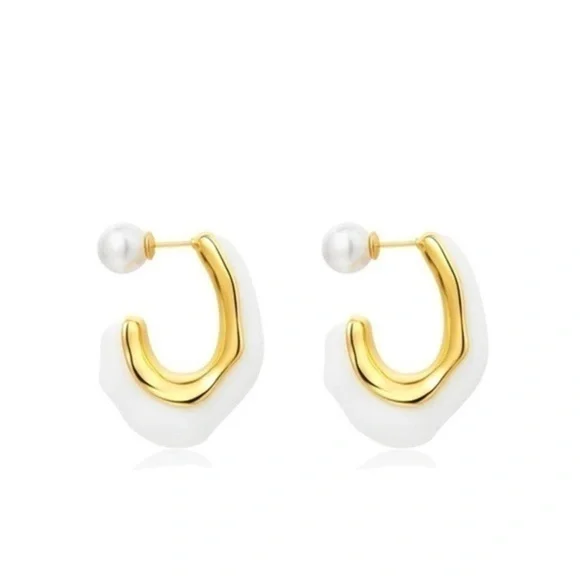 - - 18KGP Vintage France Style C-Hoop earrings